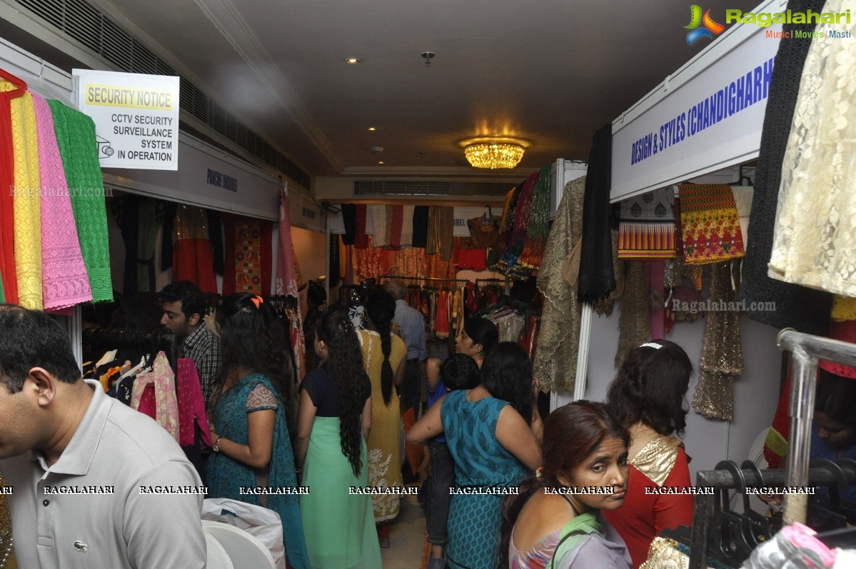 Trendz Vivah Collection Exhibition Launch by Deepu Naidu and Parinidhi