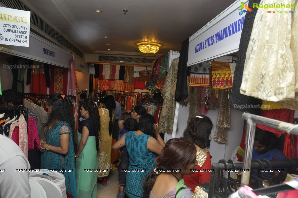 Trendz Vivah Collection Exhibition Launch by Deepu Naidu and Parinidhi