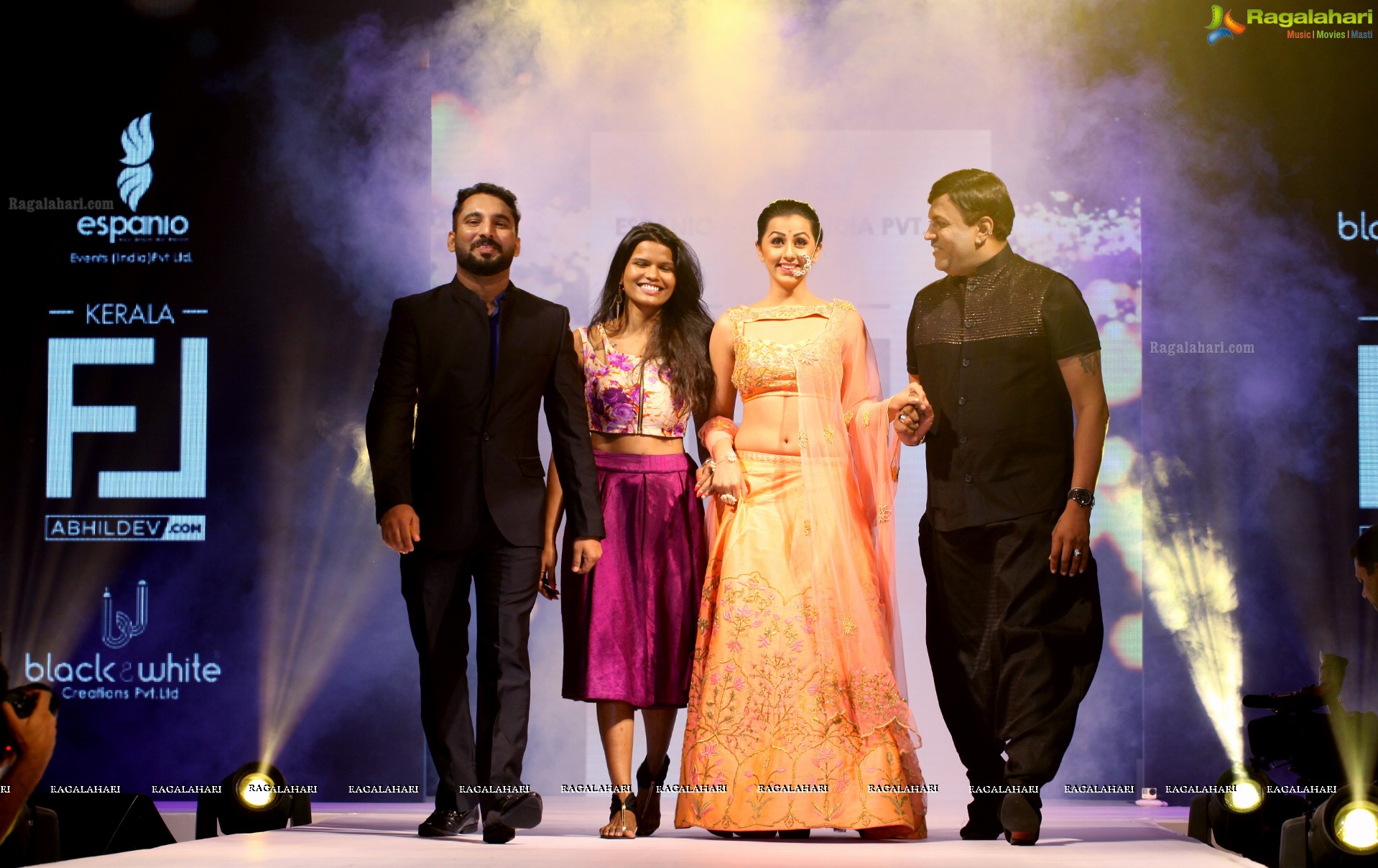 Kerala Fashion League 2016 by Designer Sashi Vangapalli of Mugdha Art Studio