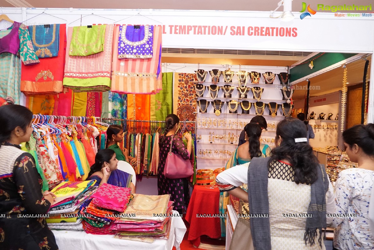 Sashi Nahata's Akritti Exhibition and Sale at Taj Krishna 