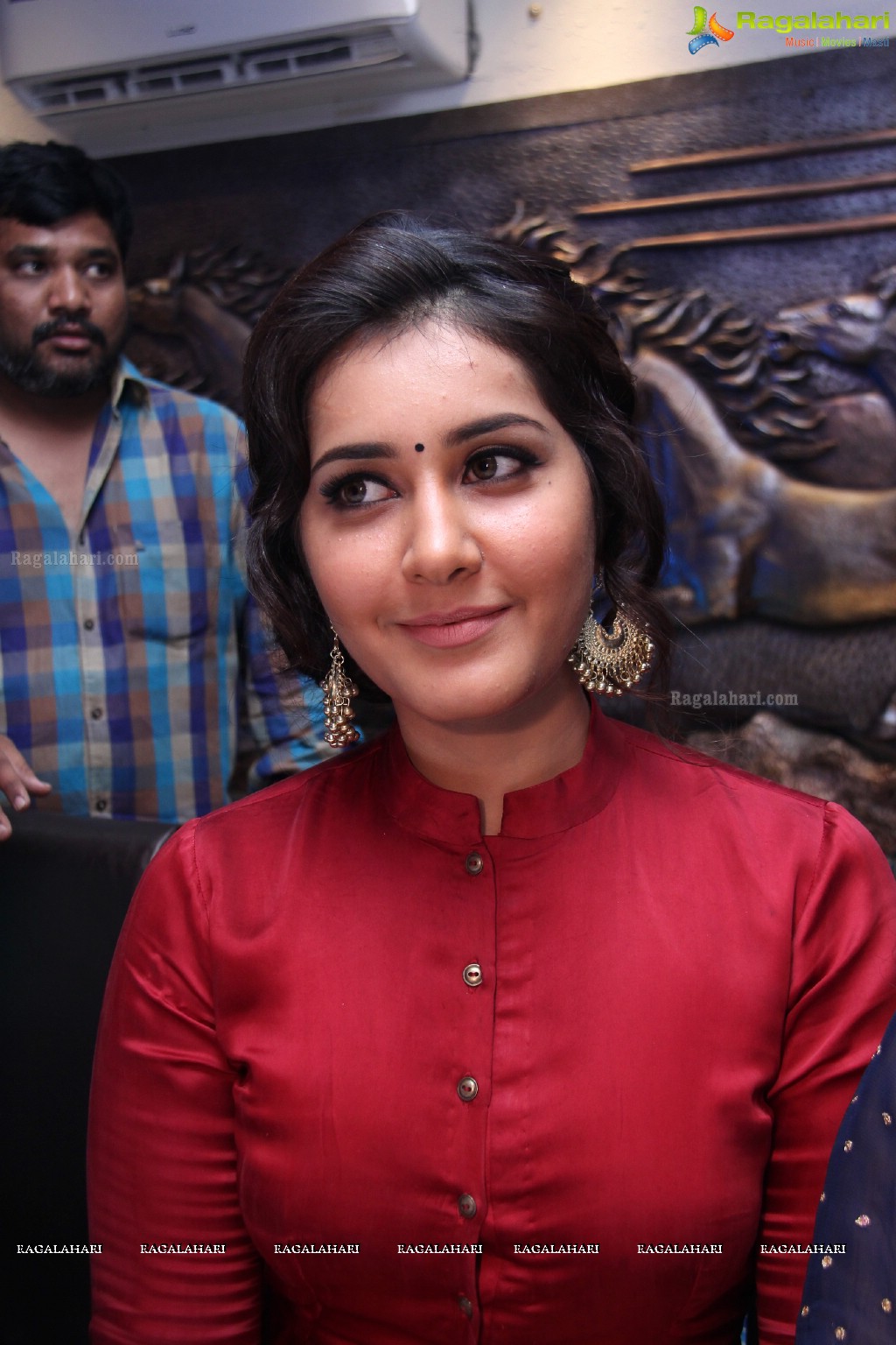 Raashi Khanna launches Bahar Cafe Restaurant at LB Nagar, Hyderabad