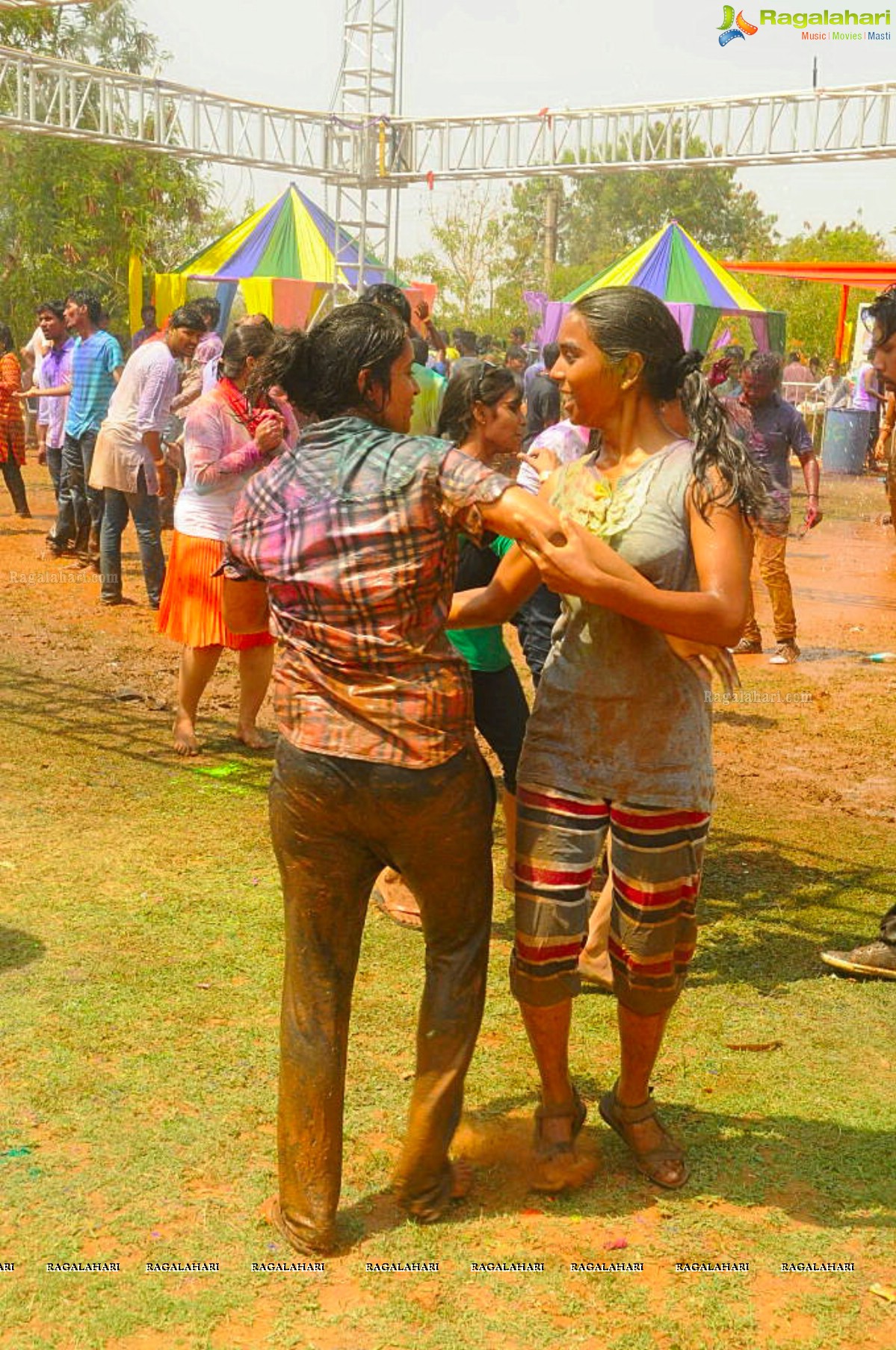 Hyderabad Biggest Holi 2016 by Chocolate Boy at Papyrusport Resort