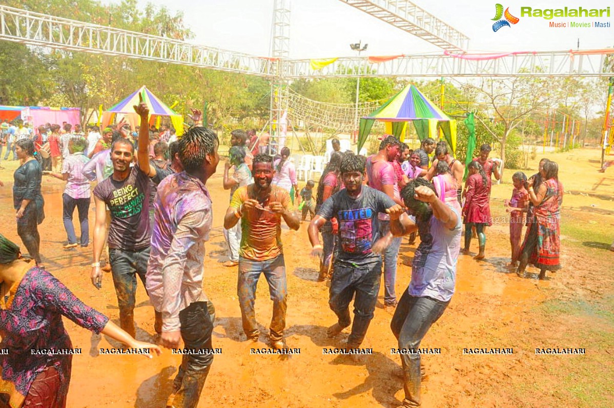 Hyderabad Biggest Holi 2016 by Chocolate Boy at Papyrusport Resort