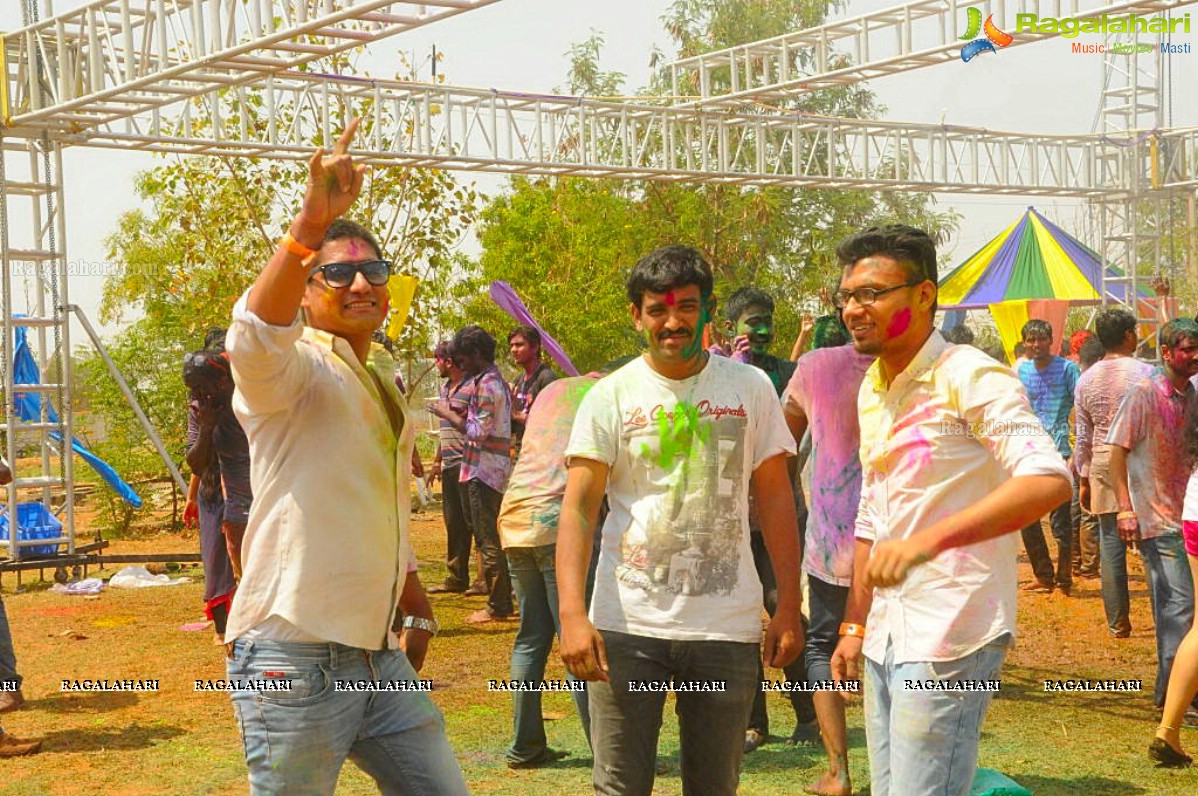 Hyderabad Biggest Holi 2016 by Chocolate Boy at Papyrusport Resort