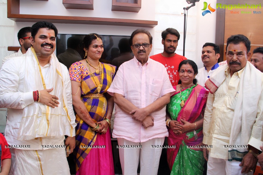 Grand Housewarming Ceremony of Director/Producer Yamuna Kishore, Hyderabad