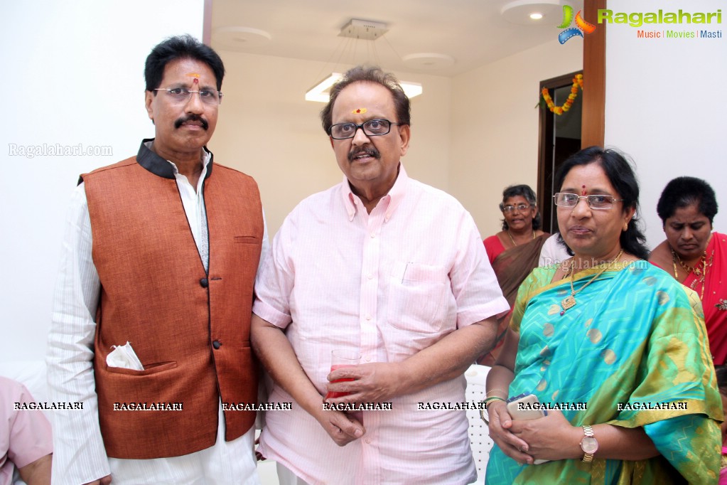 Grand Housewarming Ceremony of Director/Producer Yamuna Kishore, Hyderabad