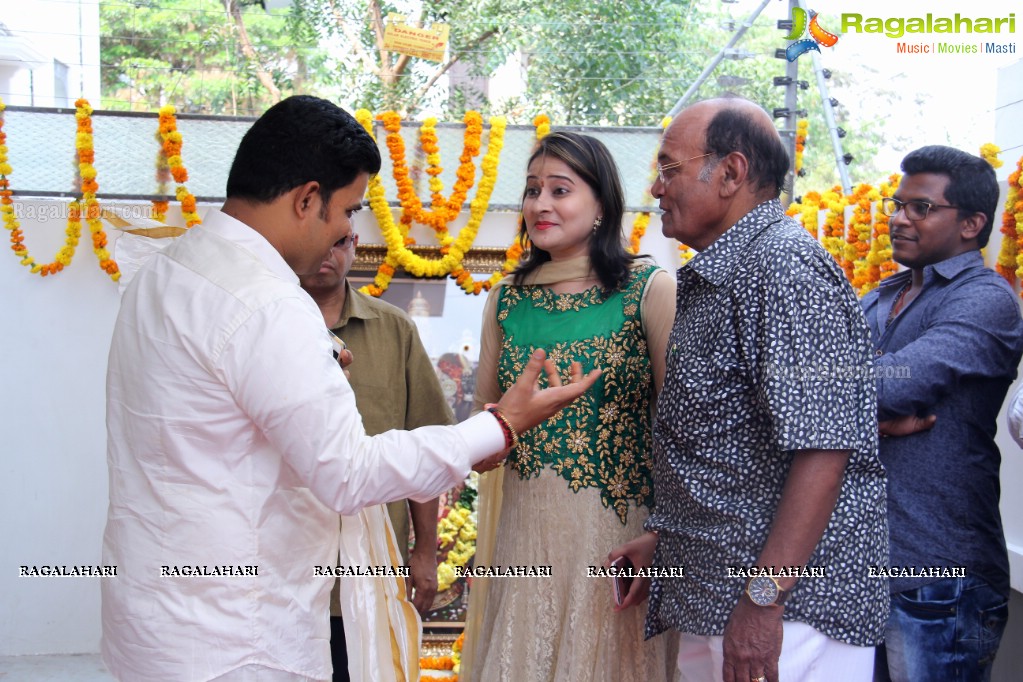 Grand Housewarming Ceremony of Director/Producer Yamuna Kishore, Hyderabad