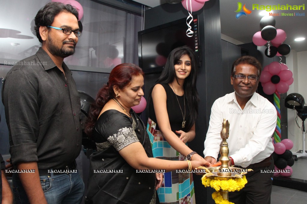 Lakme Salon Launch by Shamili Sounderajan at Madhapur, Hyderabad