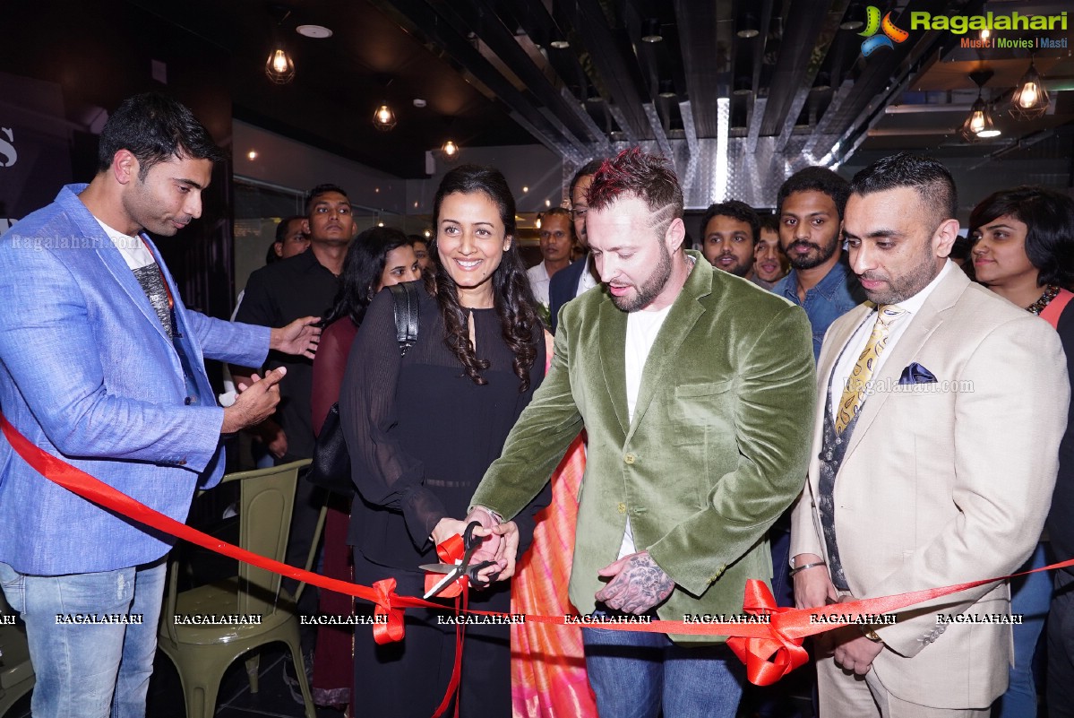 Namrata Shirodkar launches Kris Gethin's Gym, Hyderabad