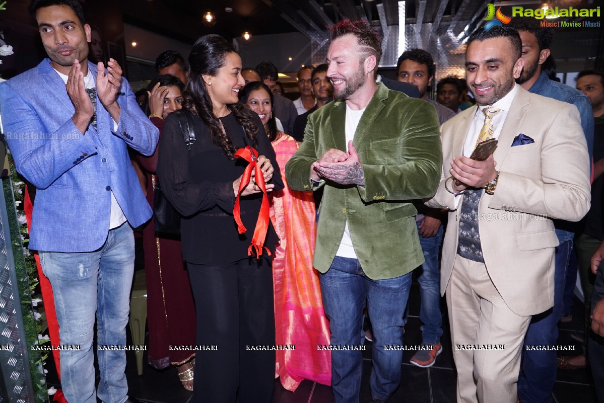 Namrata Shirodkar launches Kris Gethin's Gym, Hyderabad