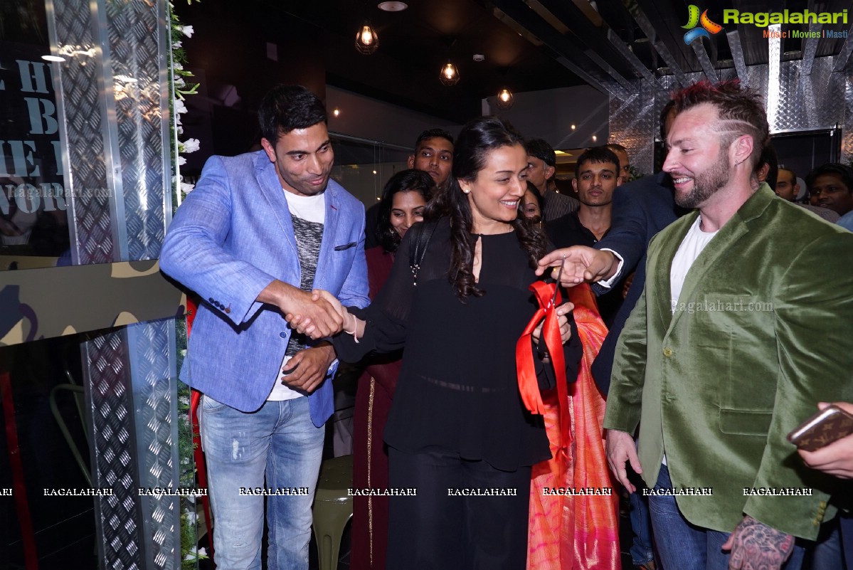 Namrata Shirodkar launches Kris Gethin's Gym, Hyderabad