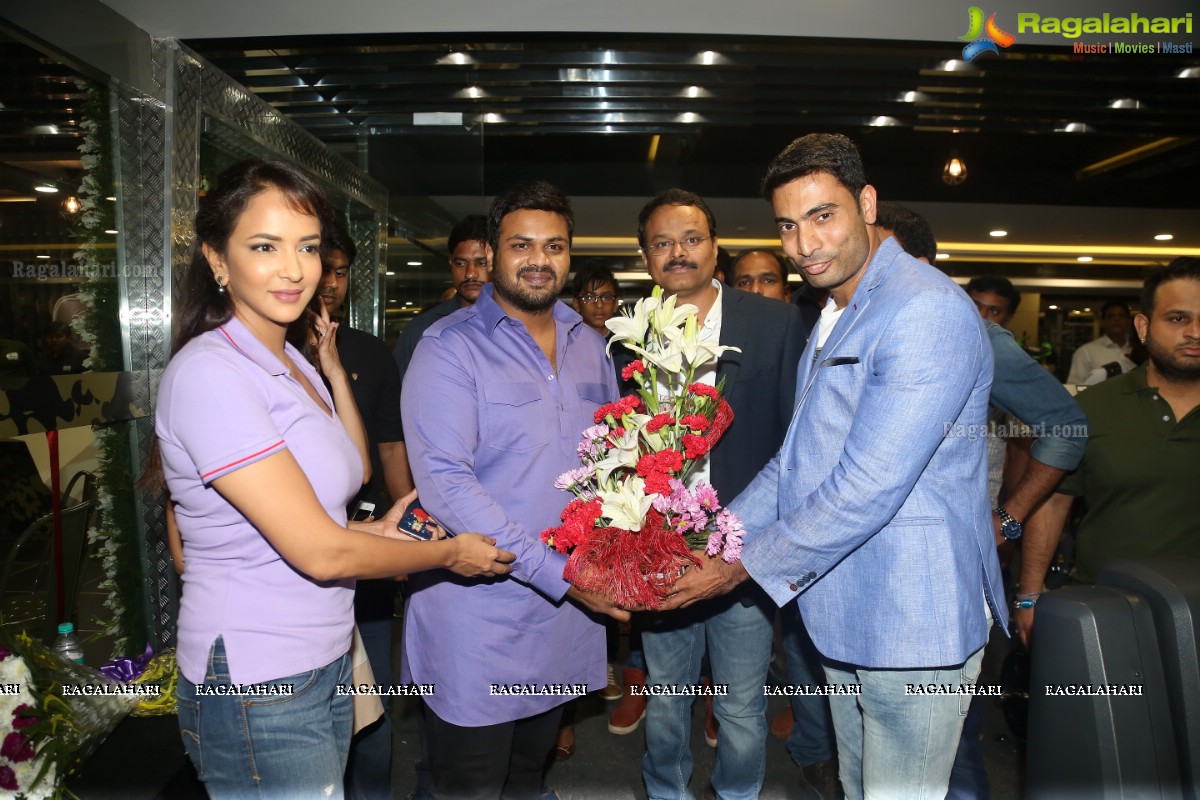 Namrata Shirodkar launches Kris Gethin's Gym, Hyderabad