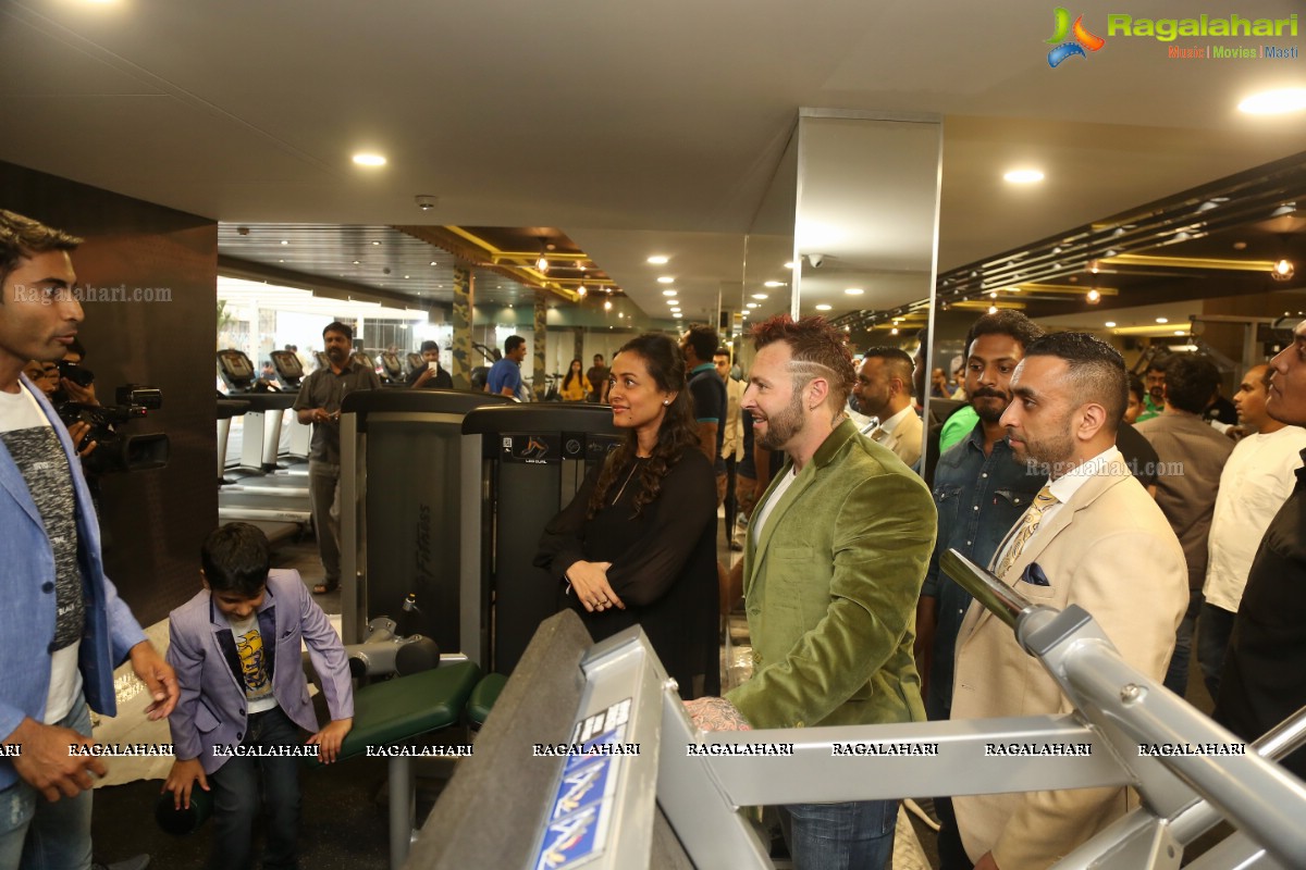 Namrata Shirodkar launches Kris Gethin's Gym, Hyderabad