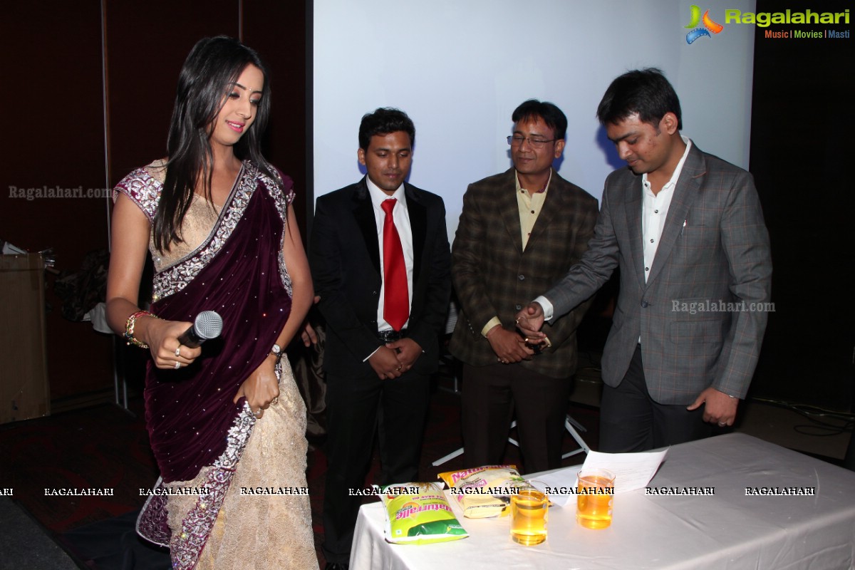 Sanjjanaa launches Naturralle New Products - Naturralle Health Rice Bran Oil and Naturralle Sona Masuri Rice, Hyderabad