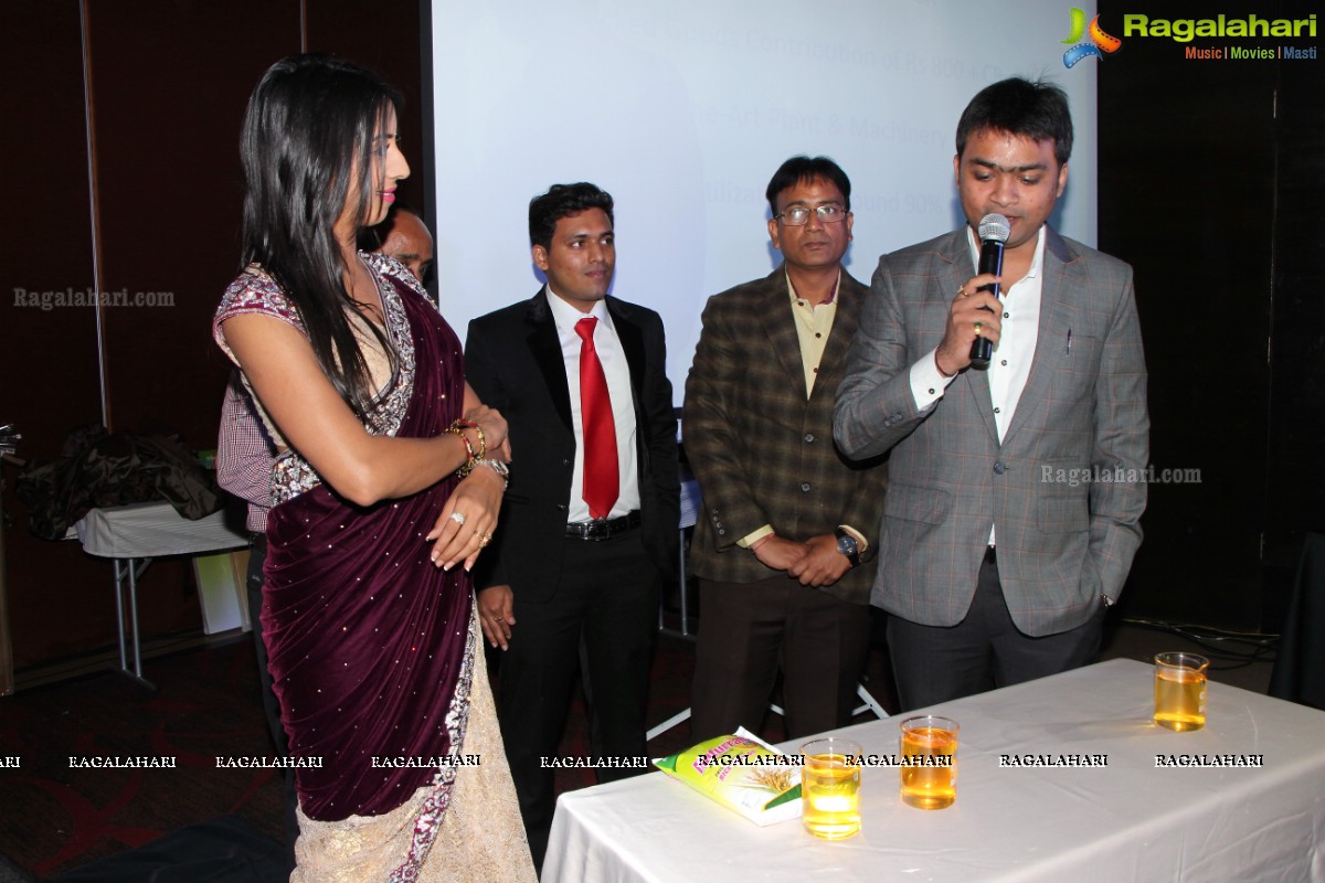 Sanjjanaa launches Naturralle New Products - Naturralle Health Rice Bran Oil and Naturralle Sona Masuri Rice, Hyderabad