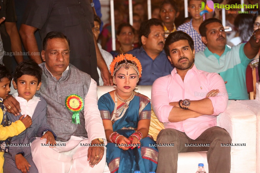 Ram Charan at Malla Reddy College Of Engineering and Technology Annual Fest 2016, Hyderabad