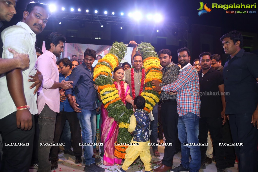 Ram Charan at Malla Reddy College Of Engineering and Technology Annual Fest 2016, Hyderabad