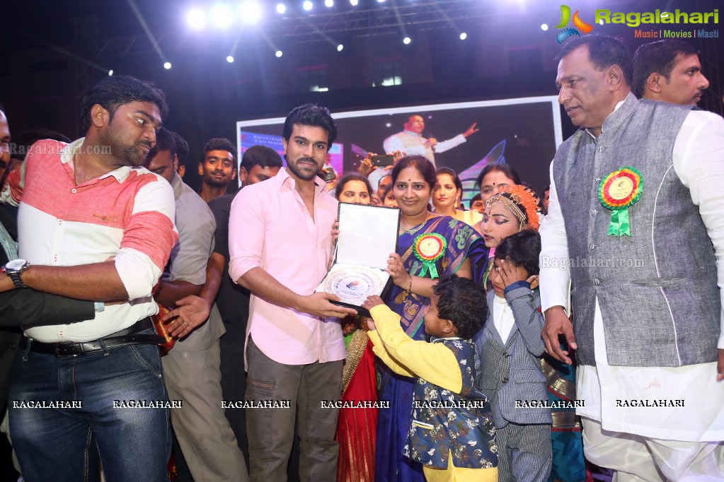 Ram Charan at Malla Reddy College Of Engineering and Technology Annual Fest 2016, Hyderabad