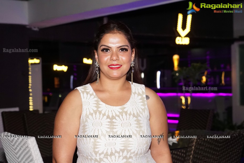 Sadhna and Poonam Birthday Bash at Vertigo-The High Life, Hyderabad