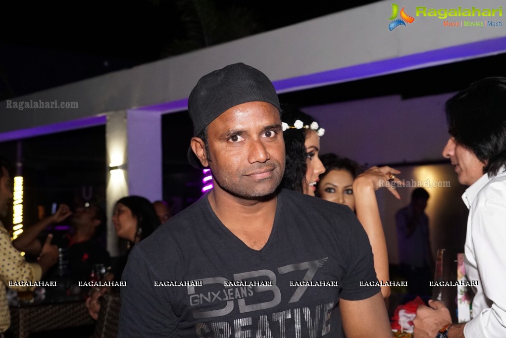 Sadhna and Poonam Birthday Bash at Vertigo-The High Life, Hyderabad