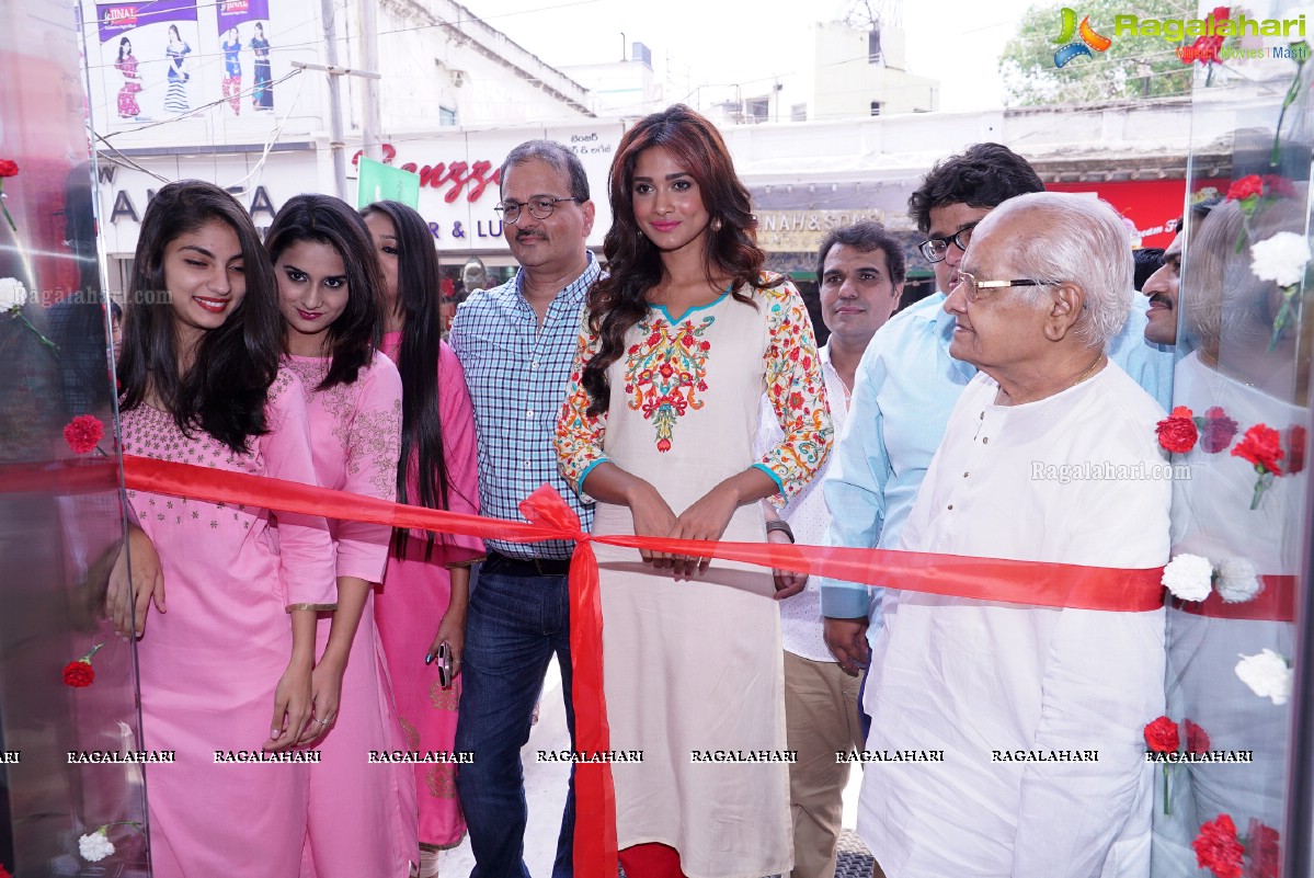 Shree Outlet Launch in Hyderabad