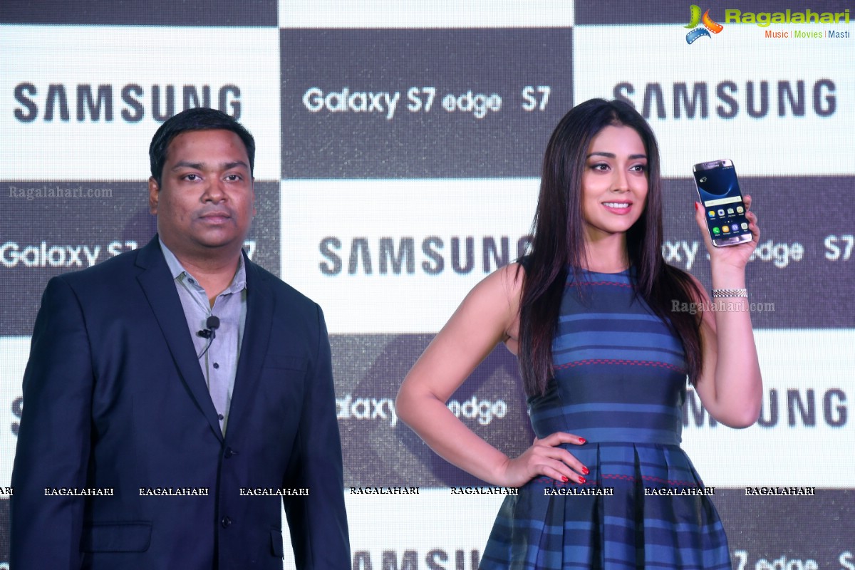 Shriya Saran launches Samsung S7  in Hyderabad
