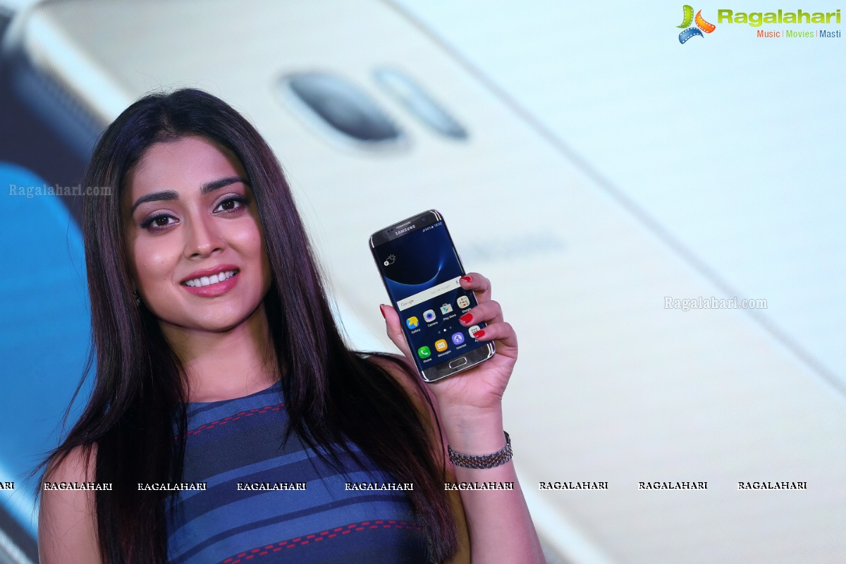 Shriya Saran launches Samsung S7  in Hyderabad