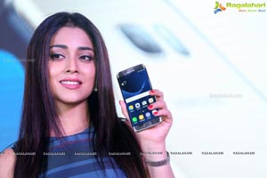 Shriya Saran Samsung S7