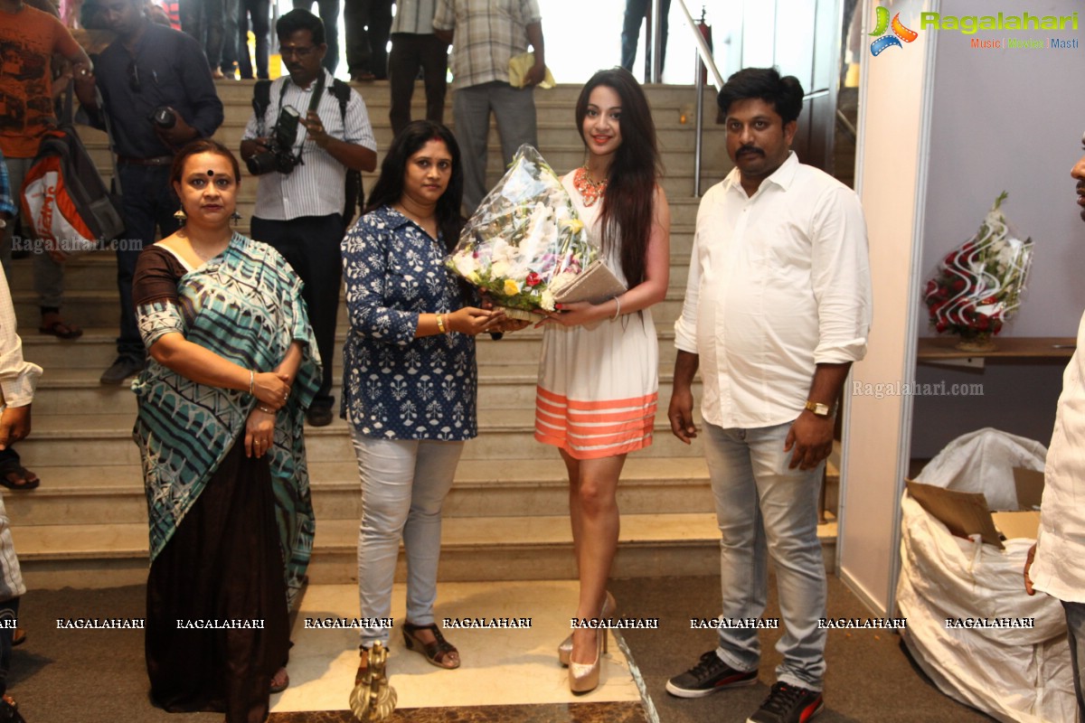 Sindhura Kaviti launches Silk Expo 2016 at The Gateway Hotel, Vizag