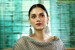 Karthi Aditi Rao Hydari Cheliyaa Press Meet