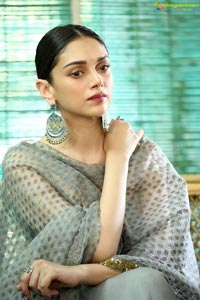 Karthi Aditi Rao Hydari Cheliyaa Press Meet