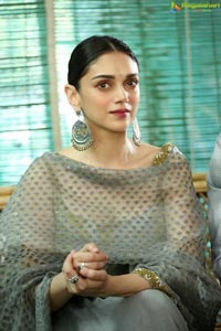 Karthi Aditi Rao Hydari Cheliyaa Press Meet