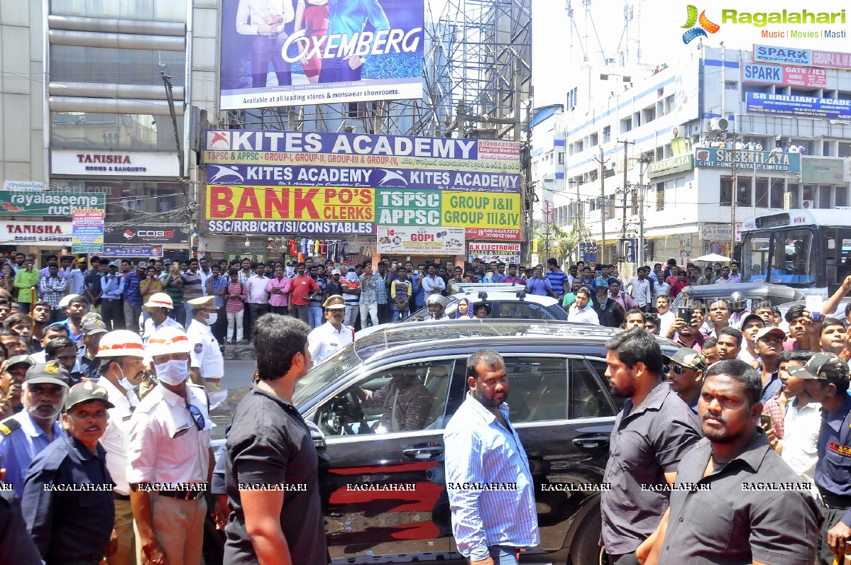 Anupama Parameswaran inaugurates VRK Silks at Ameerpet, Hyderabad