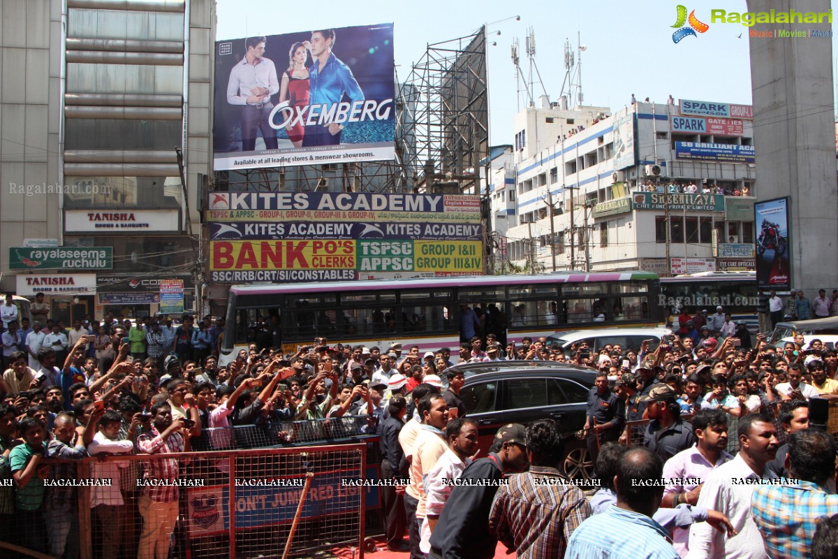 Anupama Parameswaran inaugurates VRK Silks at Ameerpet, Hyderabad