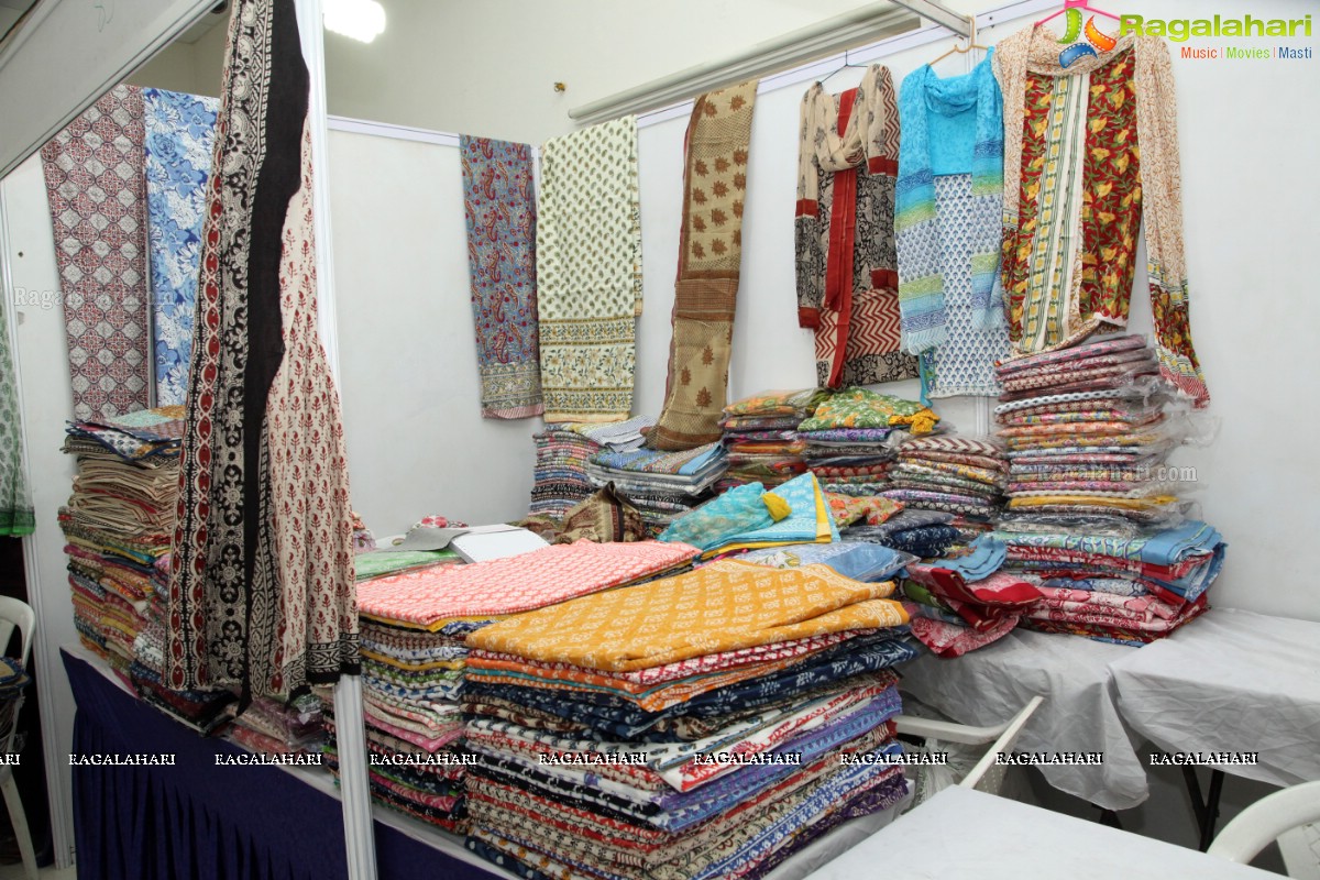 Ashmita and Karunya Chowdary launches Handloom Expo at Kalinga Cultural Trust Hall, Hyderabad