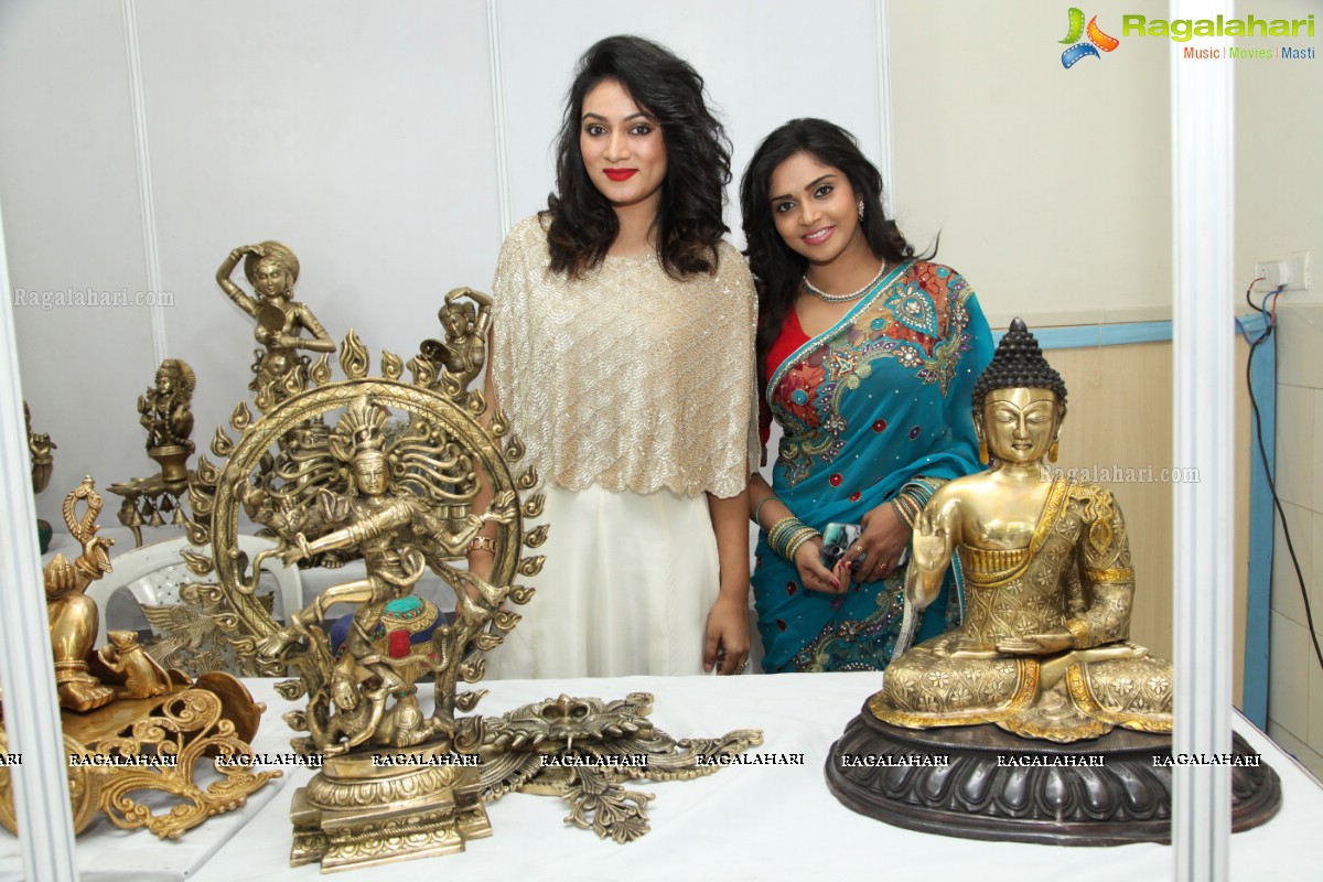 Ashmita and Karunya Chowdary launches Handloom Expo at Kalinga Cultural Trust Hall, Hyderabad