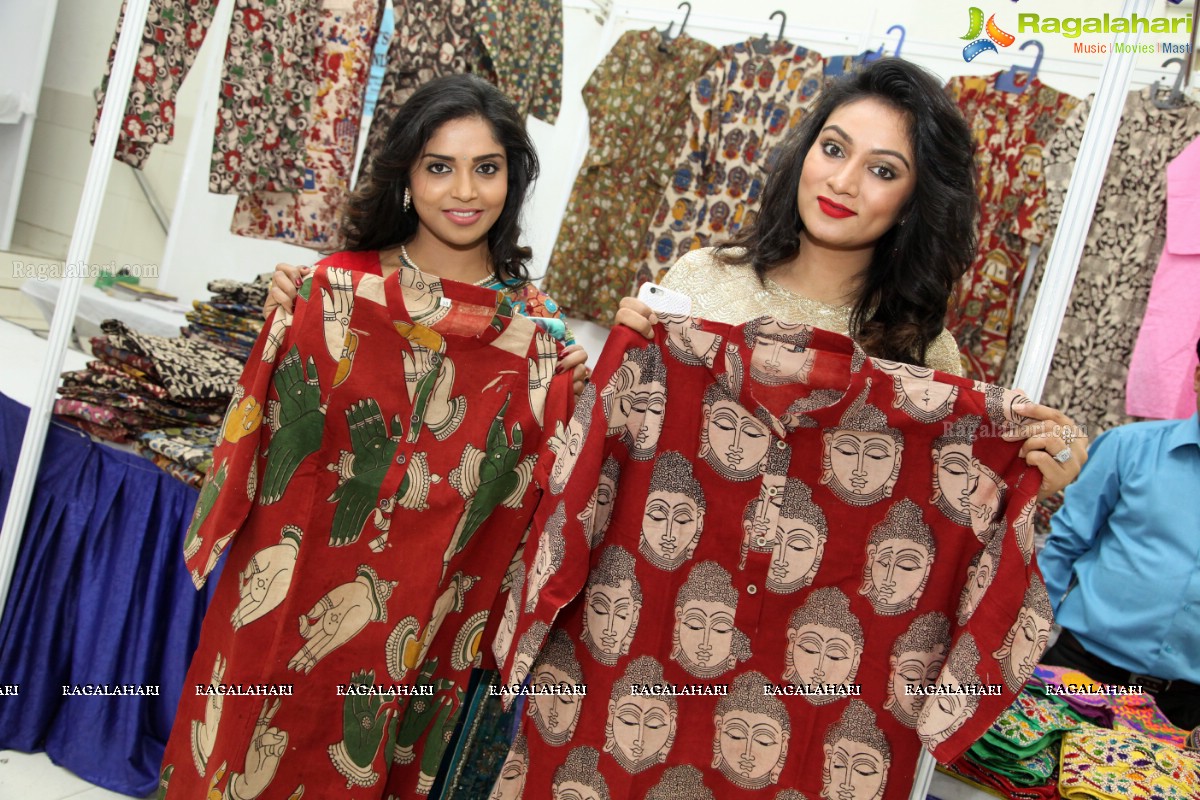 Ashmita and Karunya Chowdary launches Handloom Expo at Kalinga Cultural Trust Hall, Hyderabad