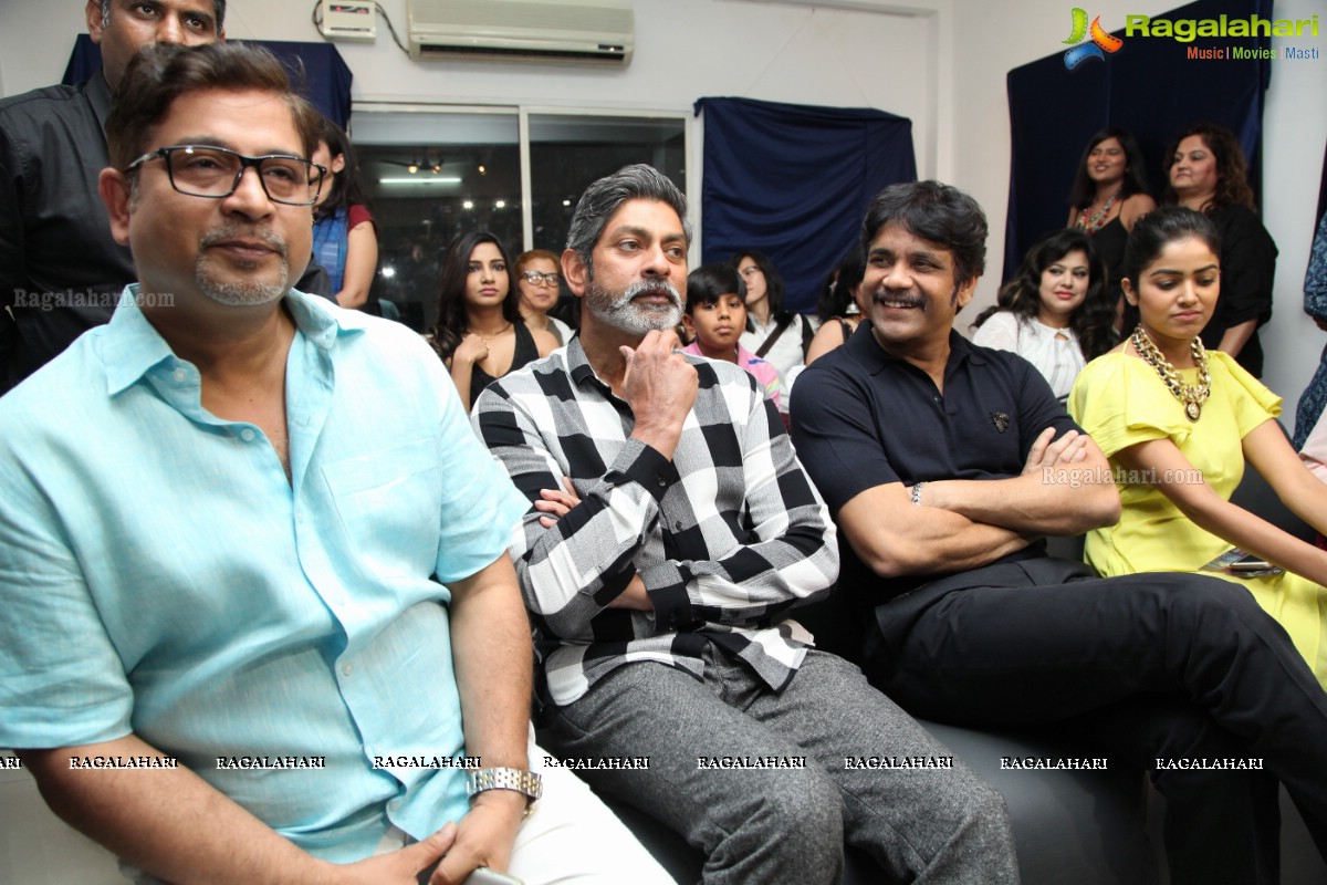 Akkineni Nagarjuna inaugurates Colossal Abstracts by Bharat Thakur at Gallery Space, Banjara Hills, Hyderabad