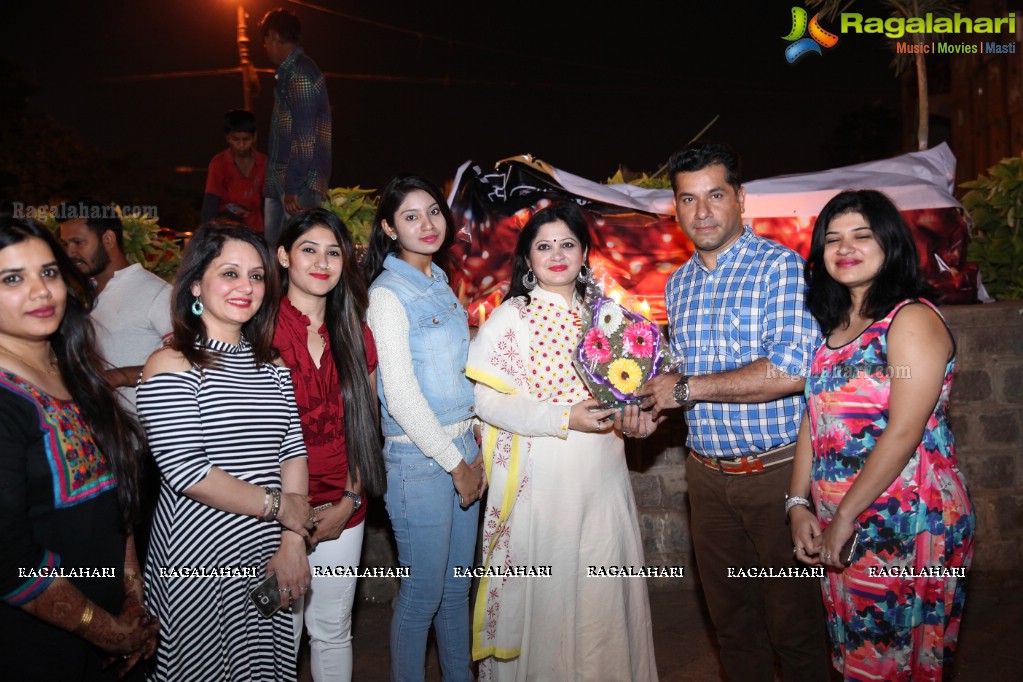 Bonnya Lahiry Chattopadhyay Presents Earth Hour Supported by AR Foundation at People's Plaza