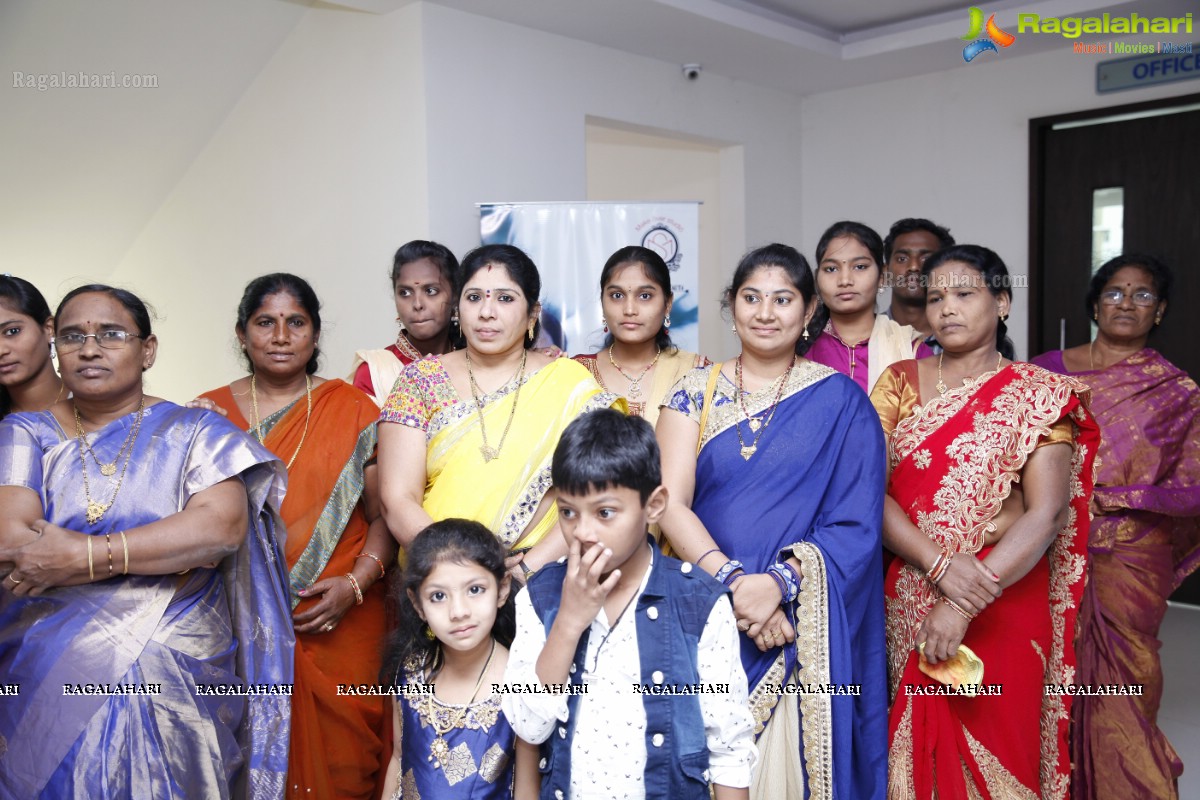 Suma Kanakala and Manali Rathod launches The Makeover Studio at Bhavyas Tulasi Vanam, Kukatpally, Hyderabad