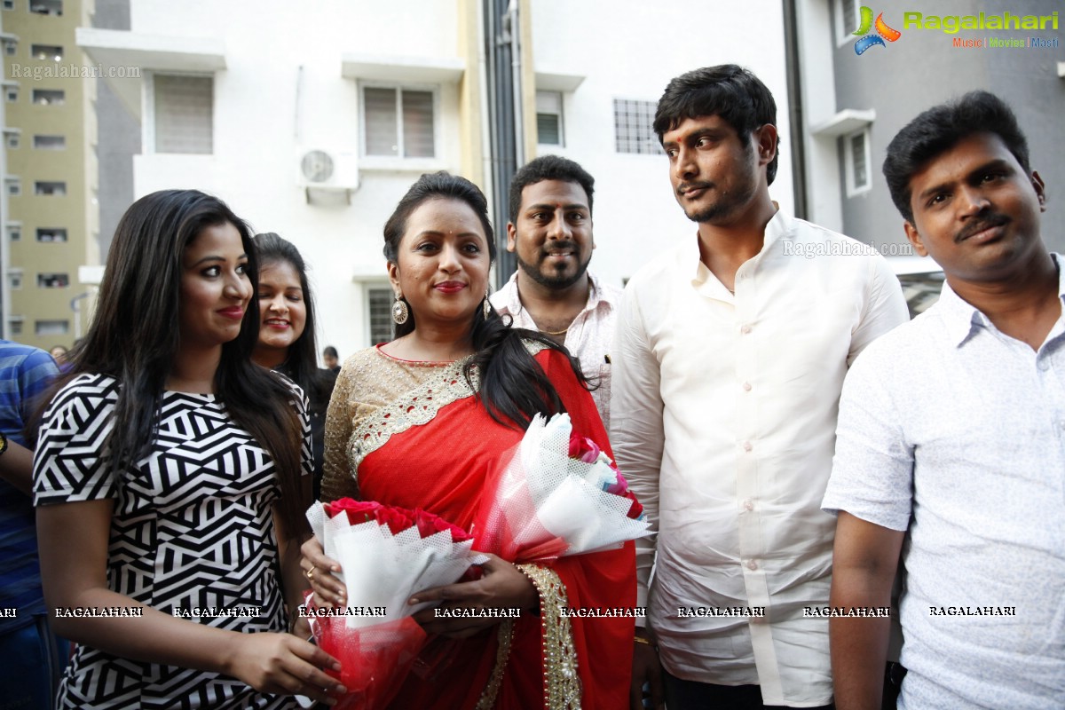 Suma Kanakala and Manali Rathod launches The Makeover Studio at Bhavyas Tulasi Vanam, Kukatpally, Hyderabad