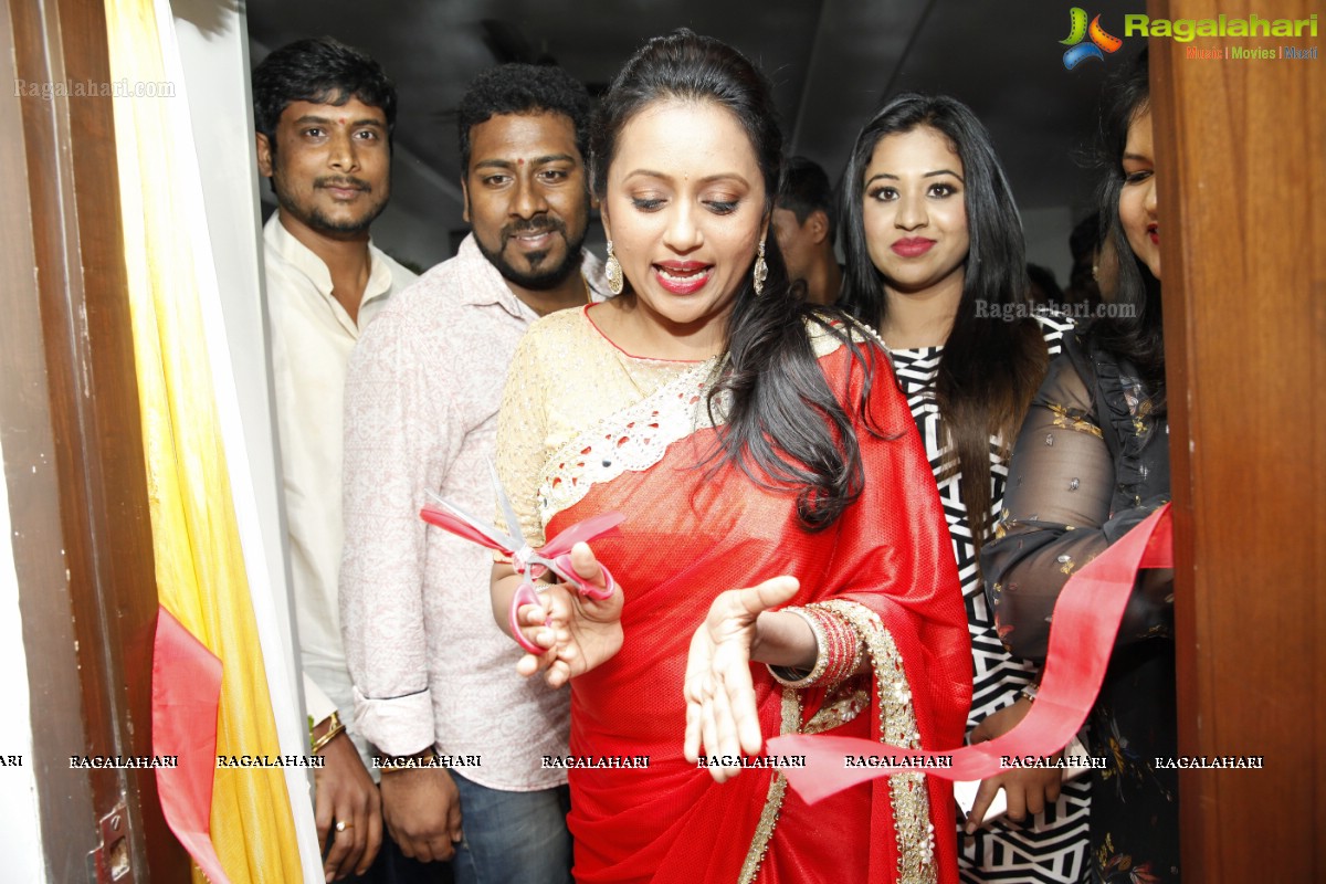 Suma Kanakala and Manali Rathod launches The Makeover Studio at Bhavyas Tulasi Vanam, Kukatpally, Hyderabad