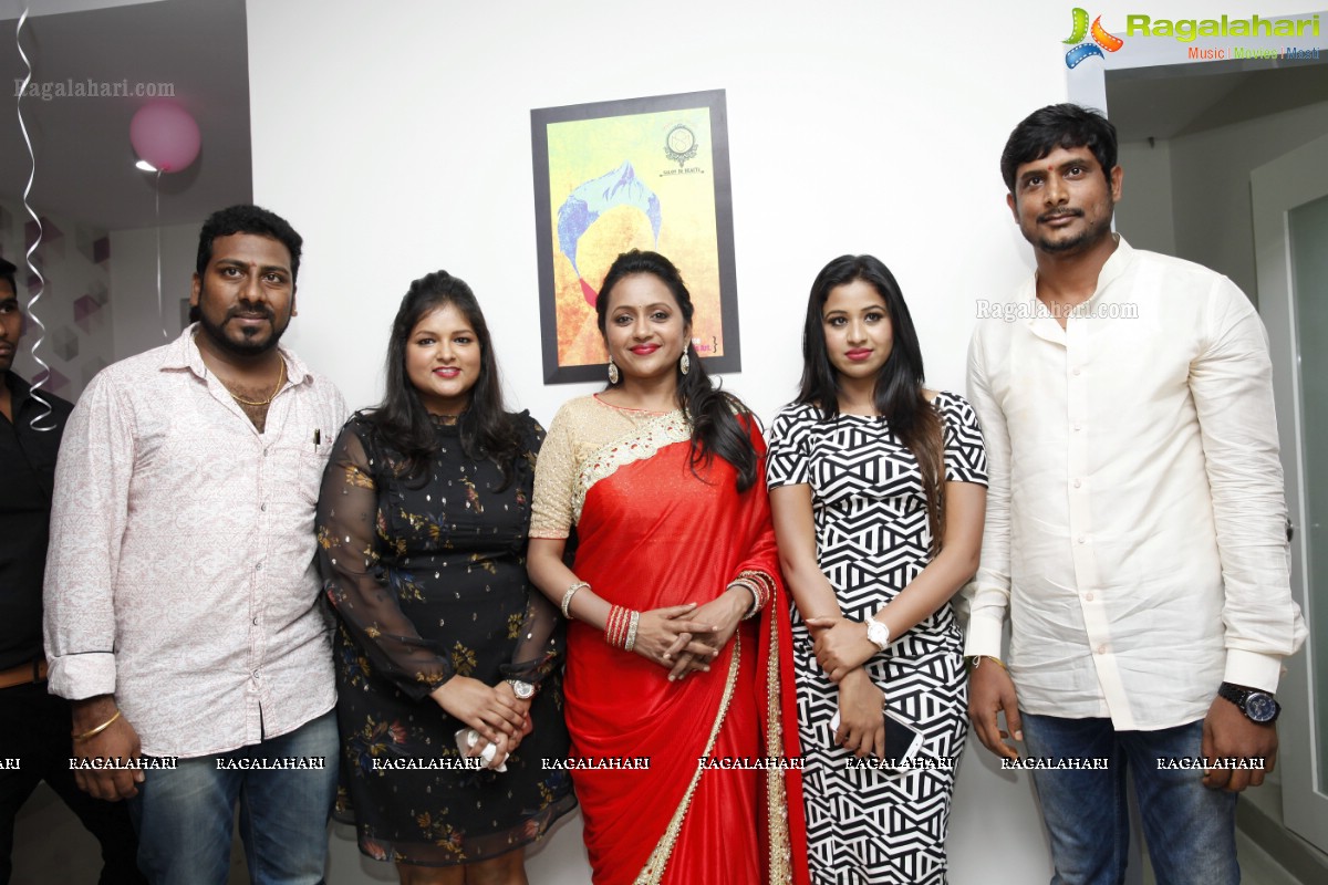 Suma Kanakala and Manali Rathod launches The Makeover Studio at Bhavyas Tulasi Vanam, Kukatpally, Hyderabad