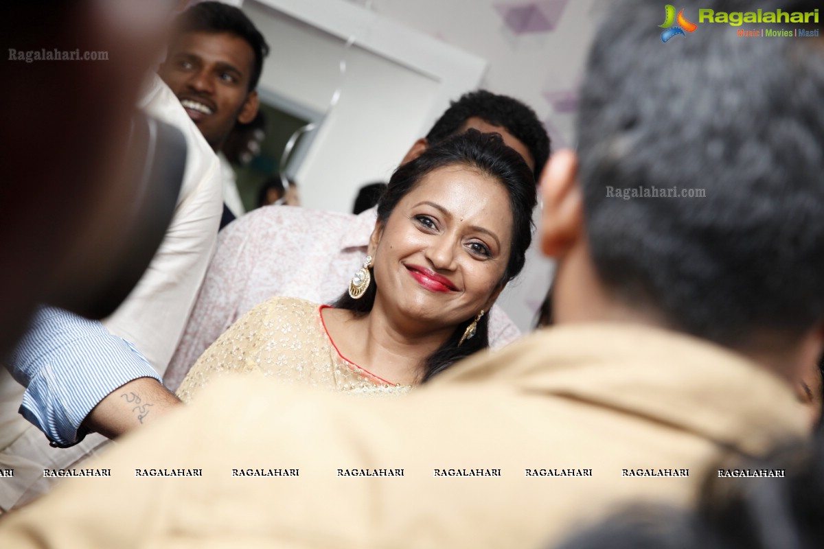 Suma Kanakala and Manali Rathod launches The Makeover Studio at Bhavyas Tulasi Vanam, Kukatpally, Hyderabad