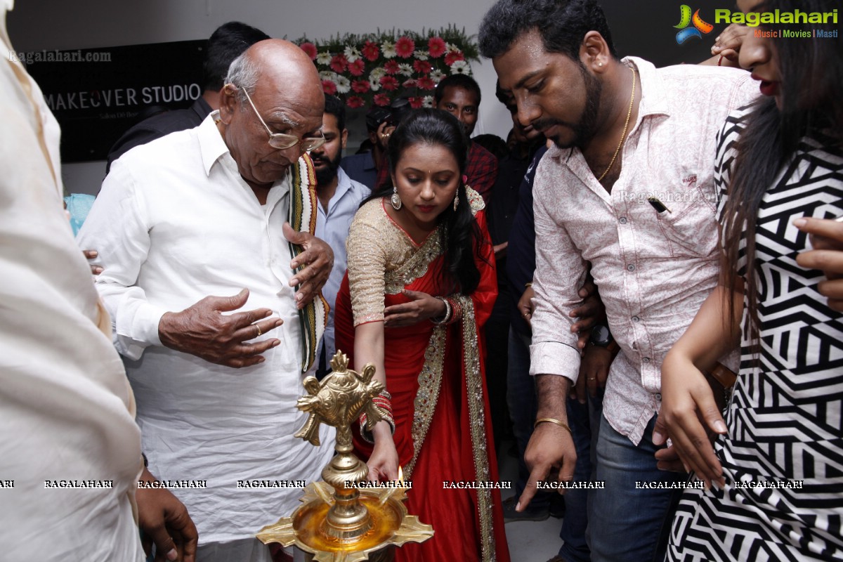 Suma Kanakala and Manali Rathod launches The Makeover Studio at Bhavyas Tulasi Vanam, Kukatpally, Hyderabad