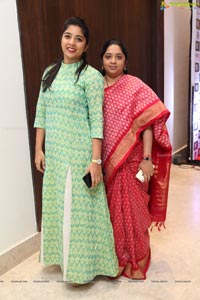 Mamatha Tulluri Handloom Fashion Show