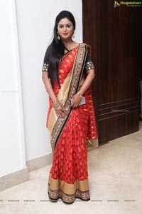 Mamatha Tulluri Handloom Fashion Show