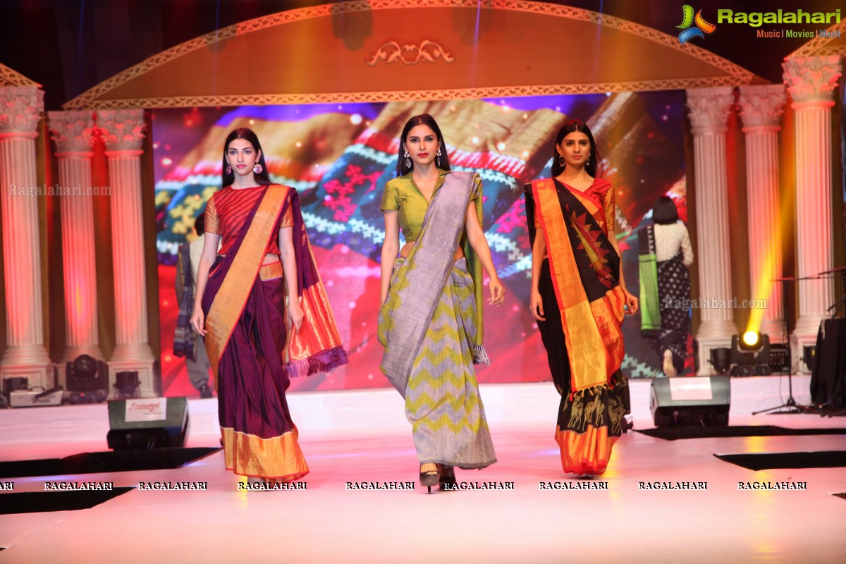 Mamatha Tulluri Handloom Fashion Show at The Cybercity Conventions