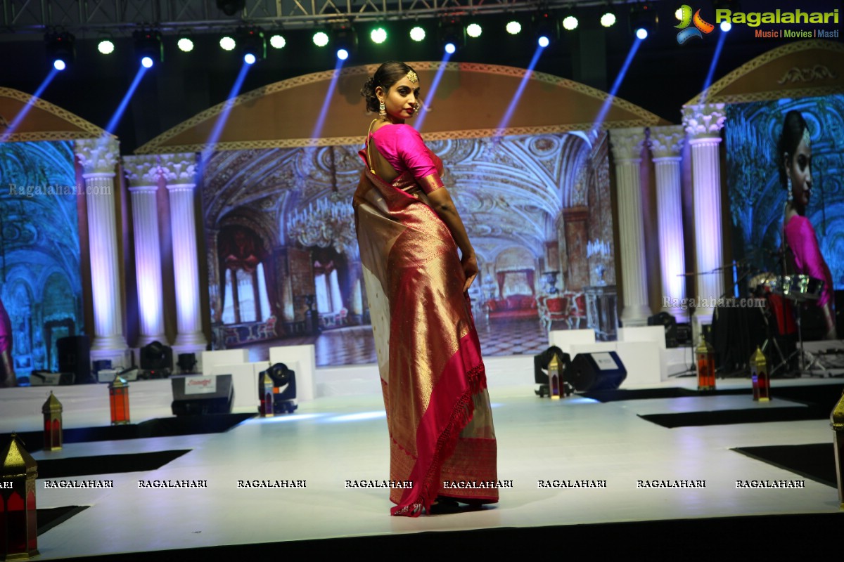 Mamatha Tulluri Handloom Fashion Show at The Cybercity Conventions