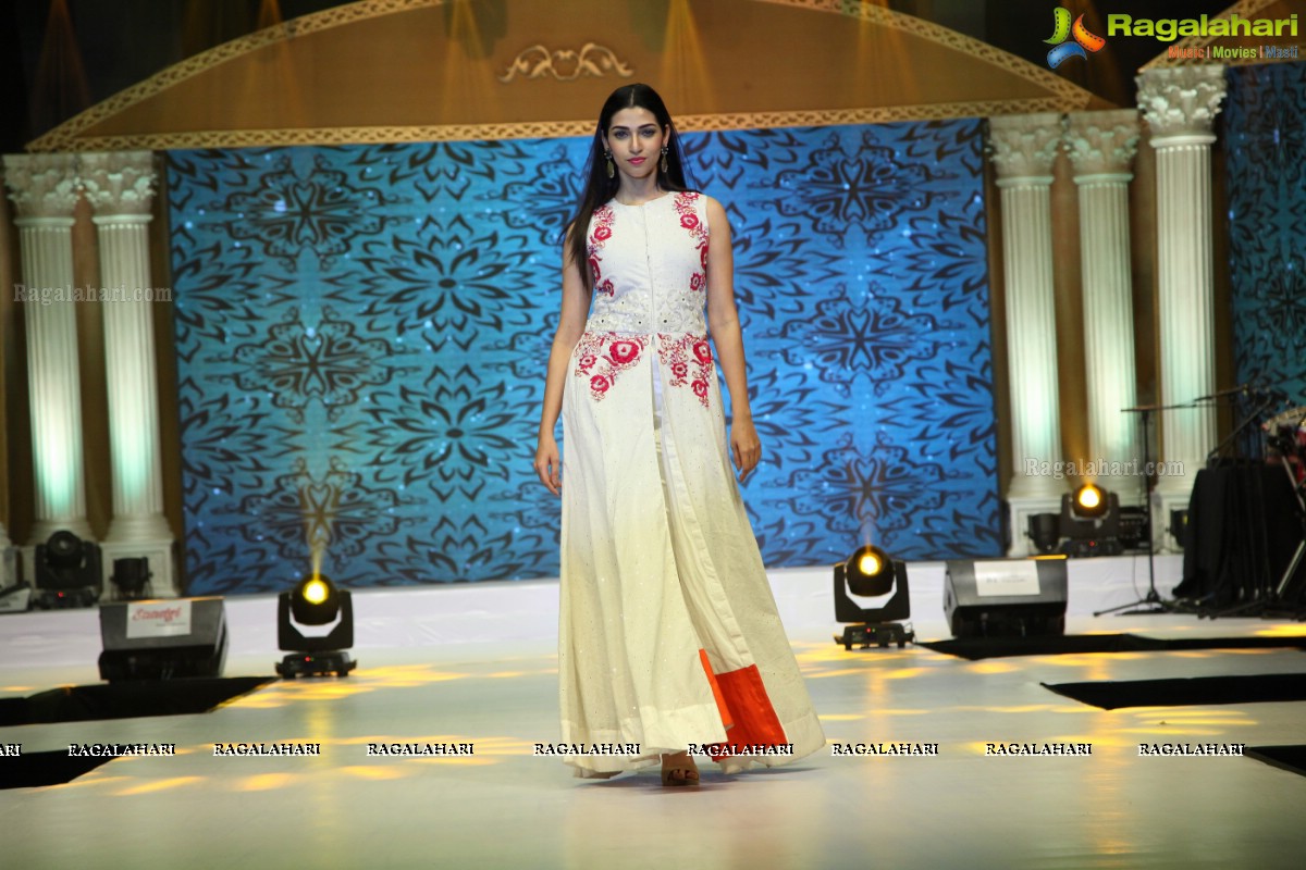 Mamatha Tulluri Handloom Fashion Show at The Cybercity Conventions